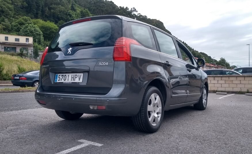 PEUGEOT 5008 1.6HDI