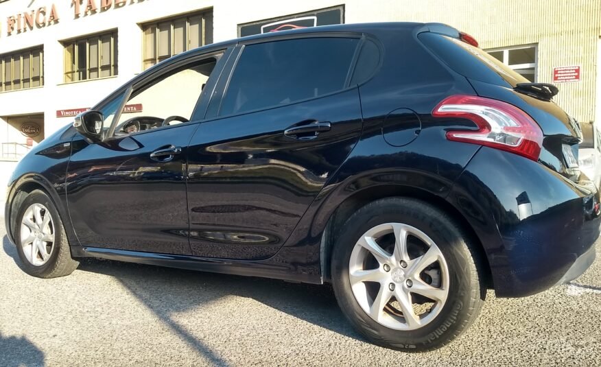 PEUGEOT 208 1.6HDI