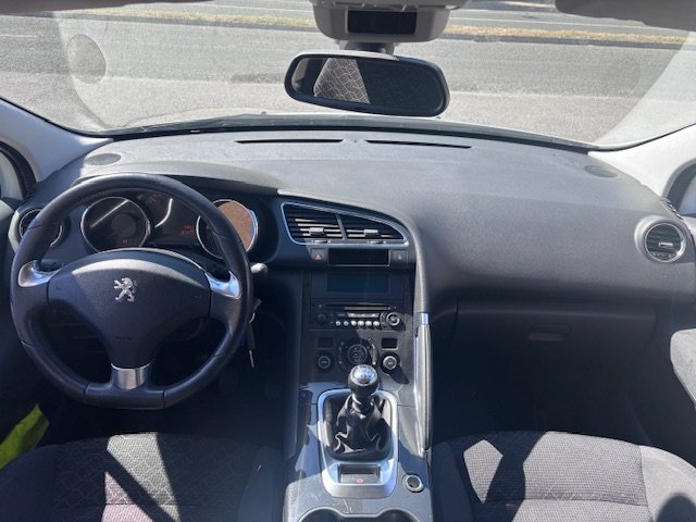 PEUGEOT 3008 1.6HDI