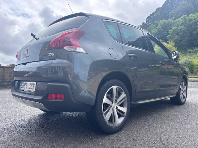 PEUGEOT 3008 1.6HDI