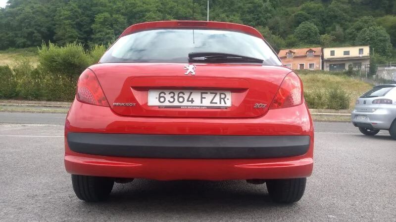 PEUGEOT 207 1.4I