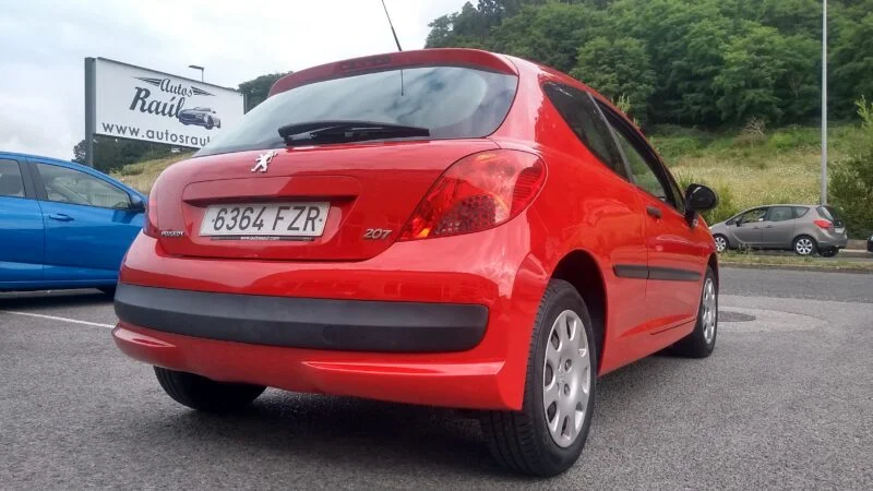 PEUGEOT 207 1.4I