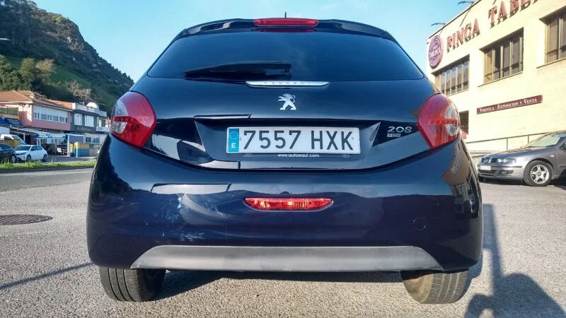 PEUGEOT 208 1.6HDI