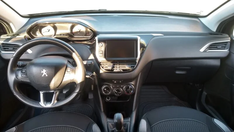 PEUGEOT 208 1.6HDI