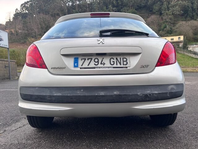 PEUGEOT 207