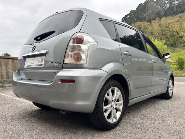 TOYOTA COROLLA VERSO