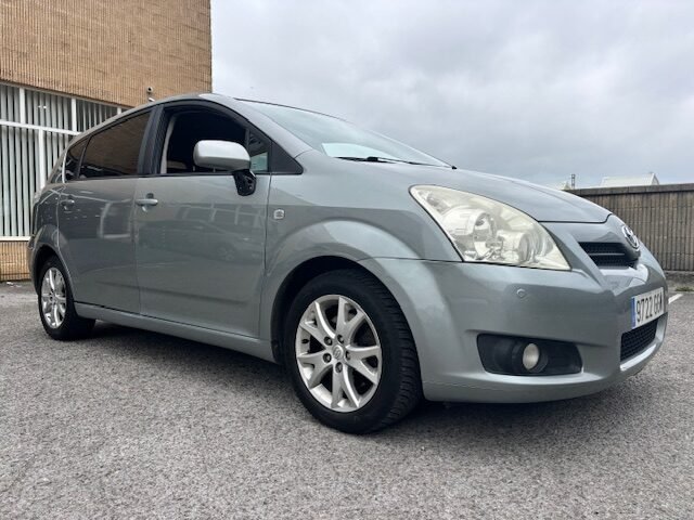 TOYOTA COROLLA VERSO