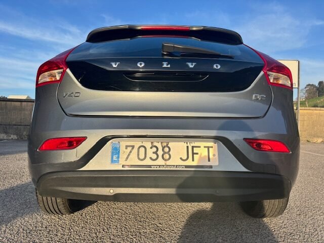 VOLVO V40