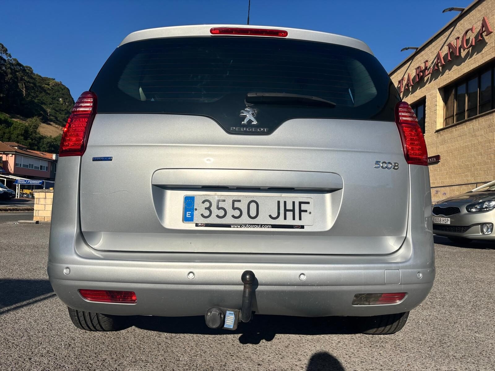 PEUGEOT 5008