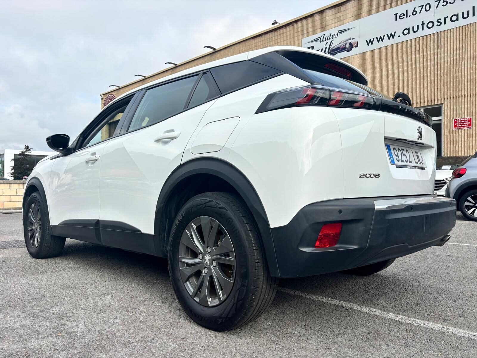 PEUGEOT 2008