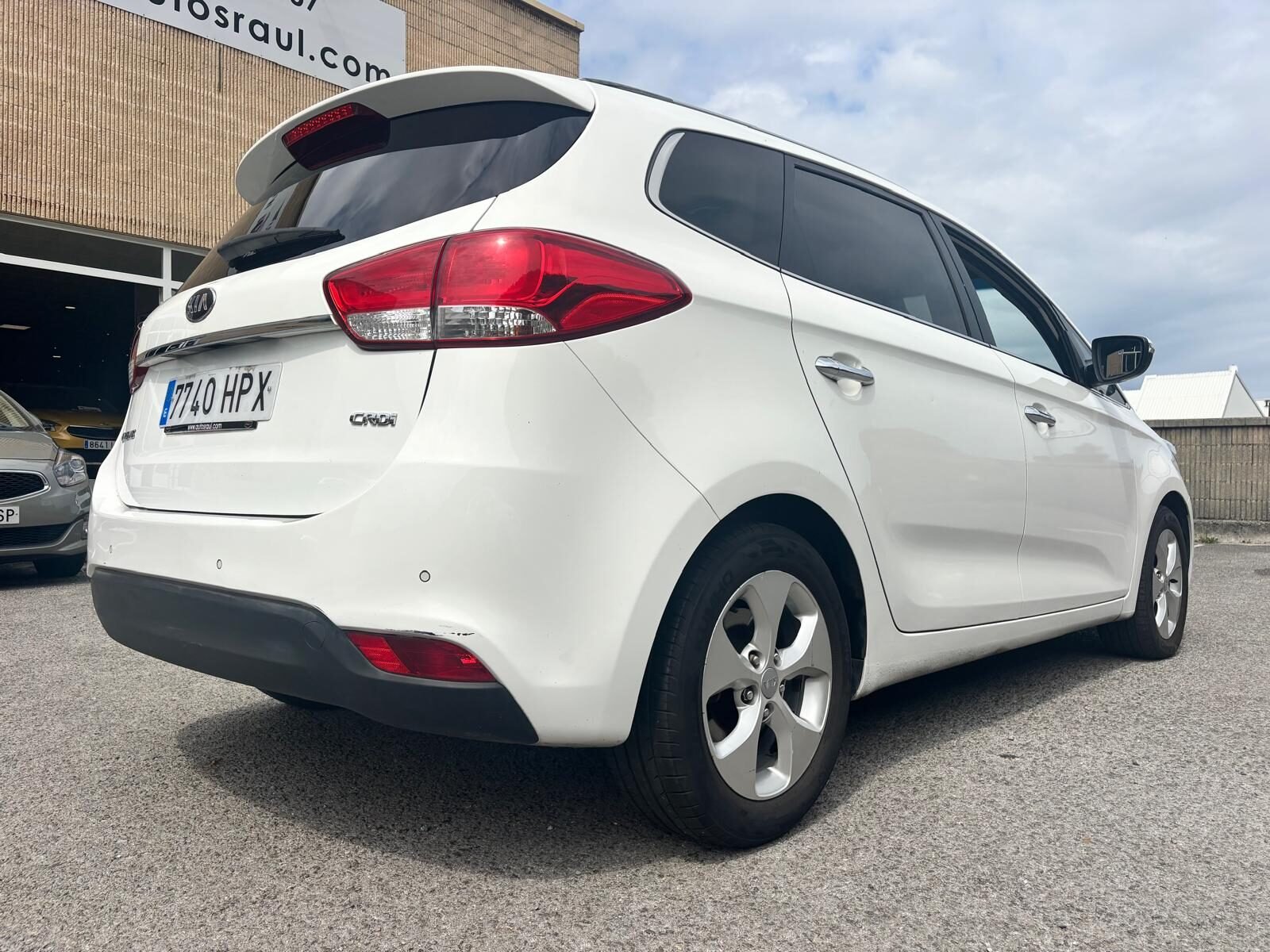 KIA carens