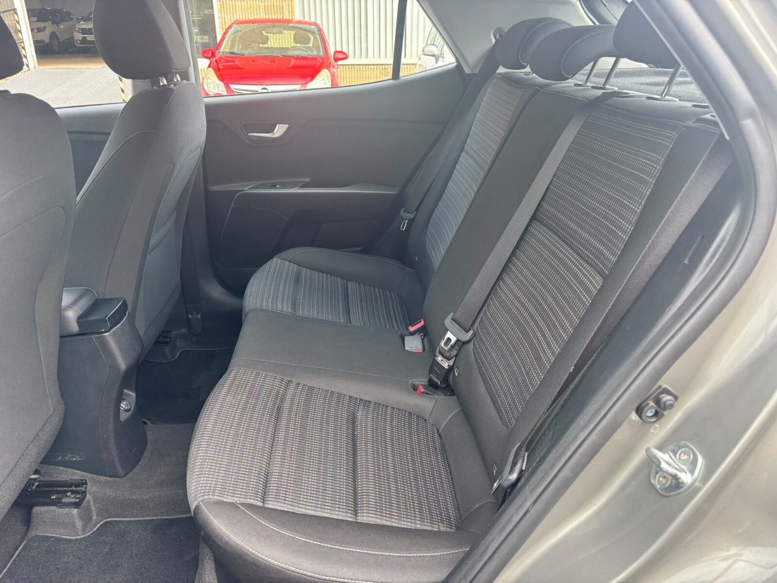 KIA STONIC HYBRID